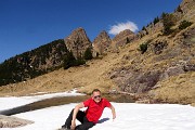 Al Monte Campo e Laghetto di Pietra Quadra da Capovalle-Caprini il 6 aprile 2017 - FOTOGALLERY